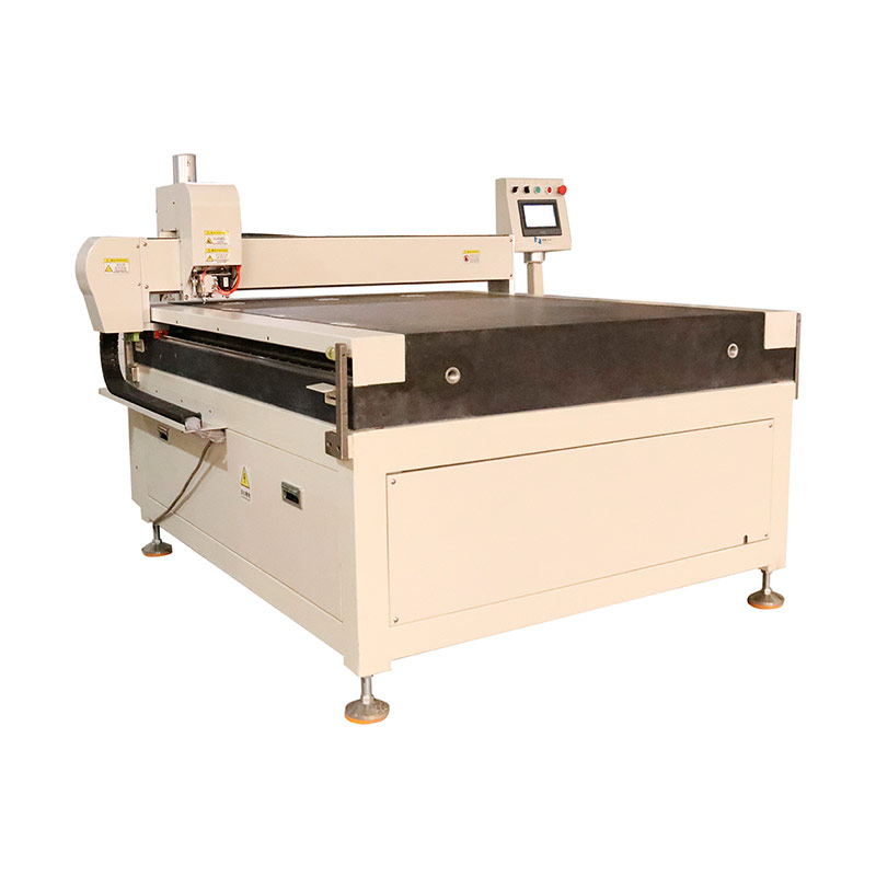 超薄直線玻璃切割機的工作原理是什么？